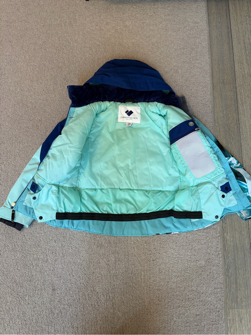 Obermeyer Aqua and Navy Girls' Hooded Ski Jacket with Patterned Sleeve - Picture 6 of 10